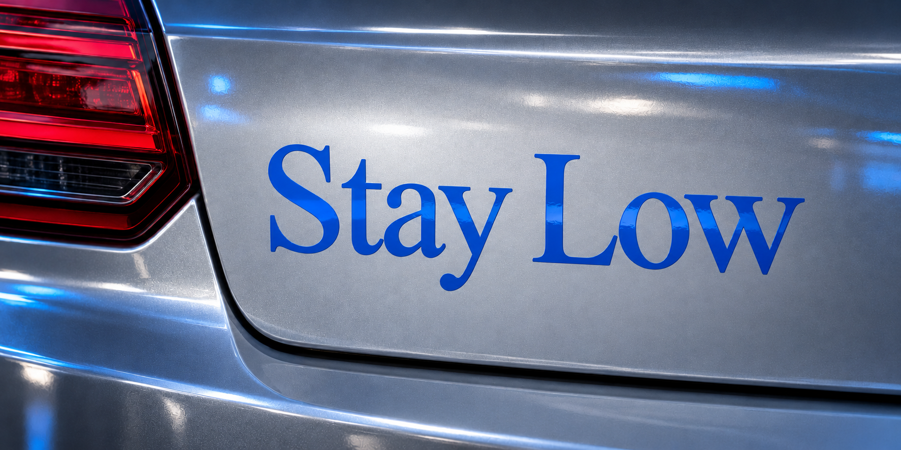 Stay Low Aufkleber